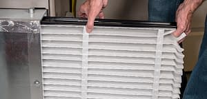 Manutenção preventiva de filtros é um dos serviços mais importantes para garantir uma refrigeração de ar eficaz.